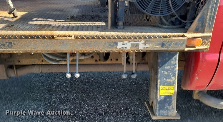 image for item DP5669 2002 Ford F550 Super Duty XL bucket truck