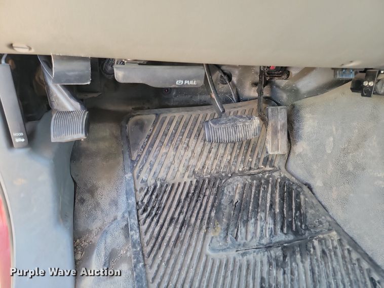 image for item DP5669 2002 Ford F550 Super Duty XL bucket truck