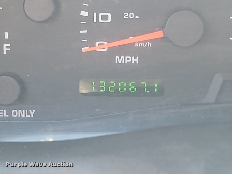 image for item DP5669 2002 Ford F550 Super Duty XL bucket truck