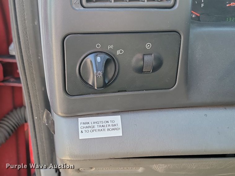 image for item DP5669 2002 Ford F550 Super Duty XL bucket truck