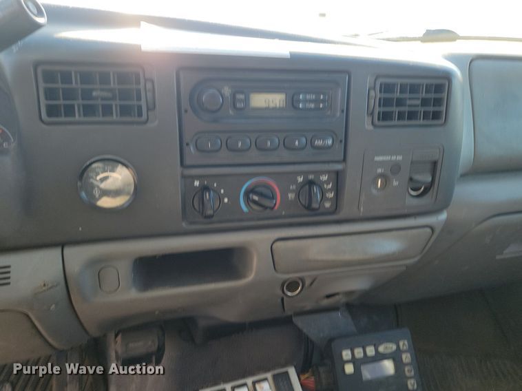 image for item DP5669 2002 Ford F550 Super Duty XL bucket truck