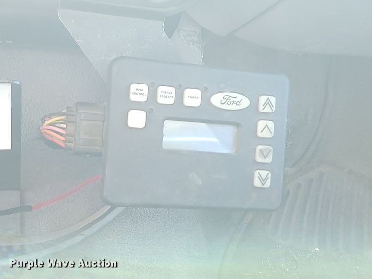 image for item DP5669 2002 Ford F550 Super Duty XL bucket truck