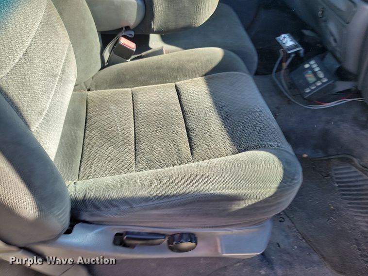 image for item DP5669 2002 Ford F550 Super Duty XL bucket truck