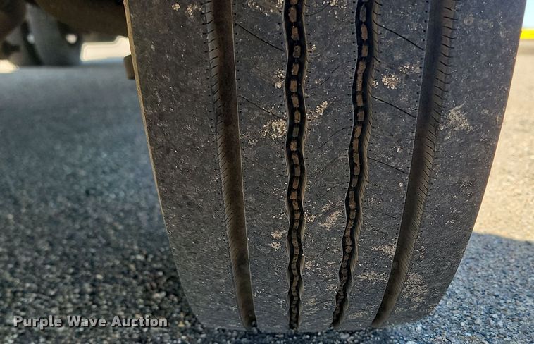 image for item DP5669 2002 Ford F550 Super Duty XL bucket truck