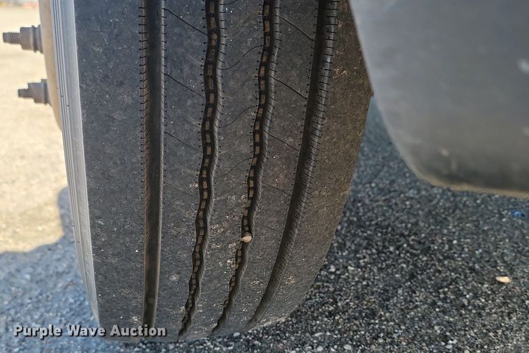 image for item DP5669 2002 Ford F550 Super Duty XL bucket truck