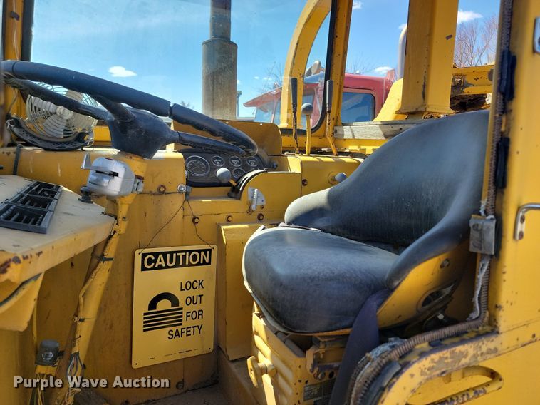 image for item DP5681 1976 Caterpillar 613 elevating scraper