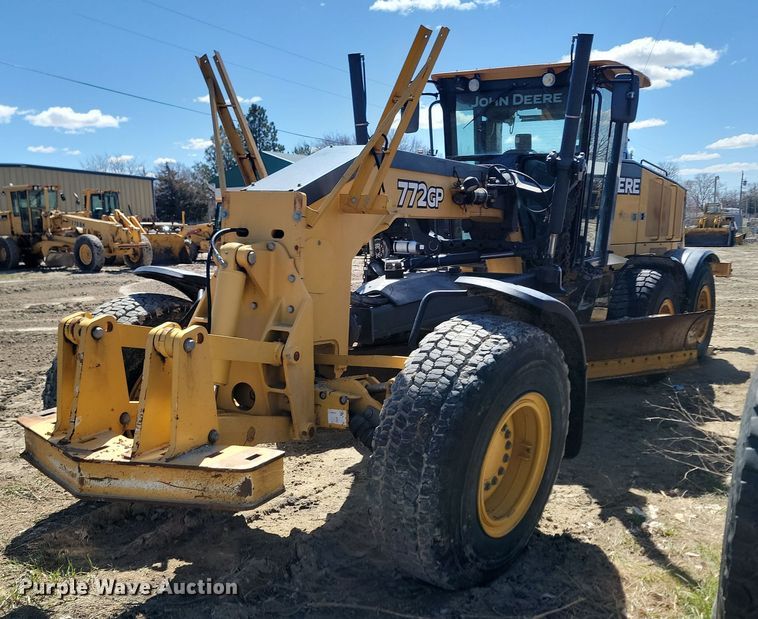 image for item DP5682 2011 John Deere  772GP motor grader