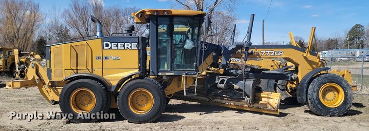 image for item DP5682 2011 John Deere  772GP motor grader