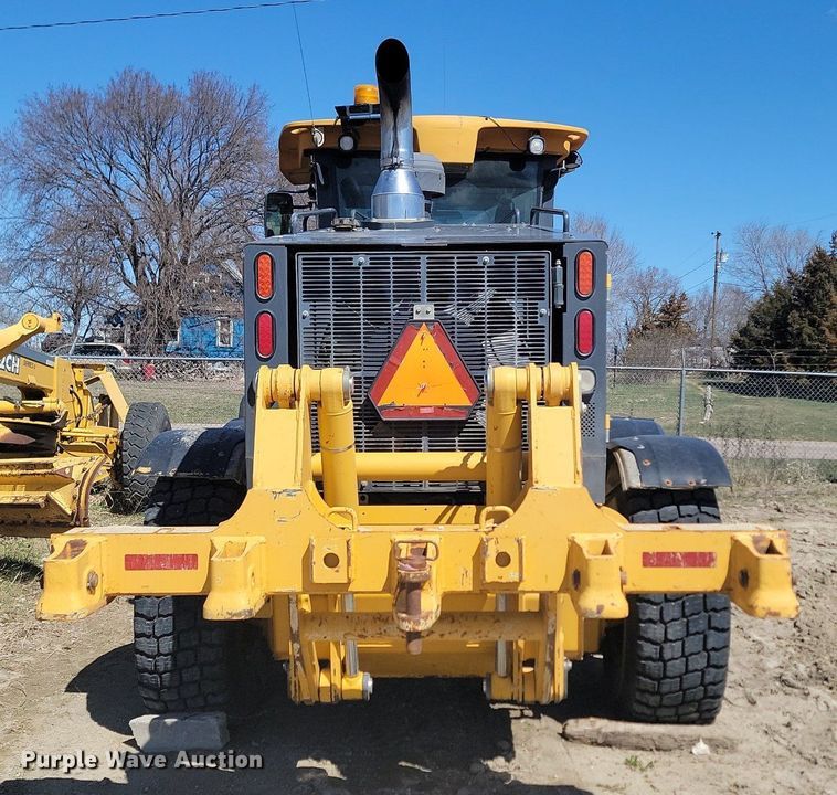 image for item DP5682 2011 John Deere  772GP motor grader