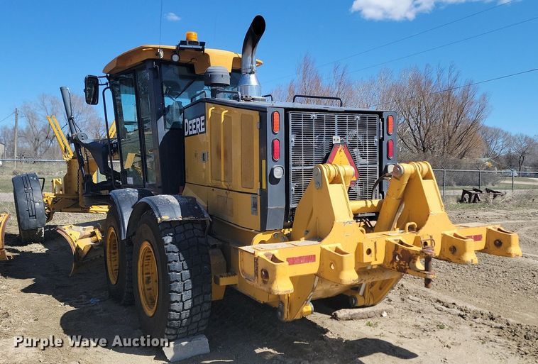 image for item DP5682 2011 John Deere  772GP motor grader