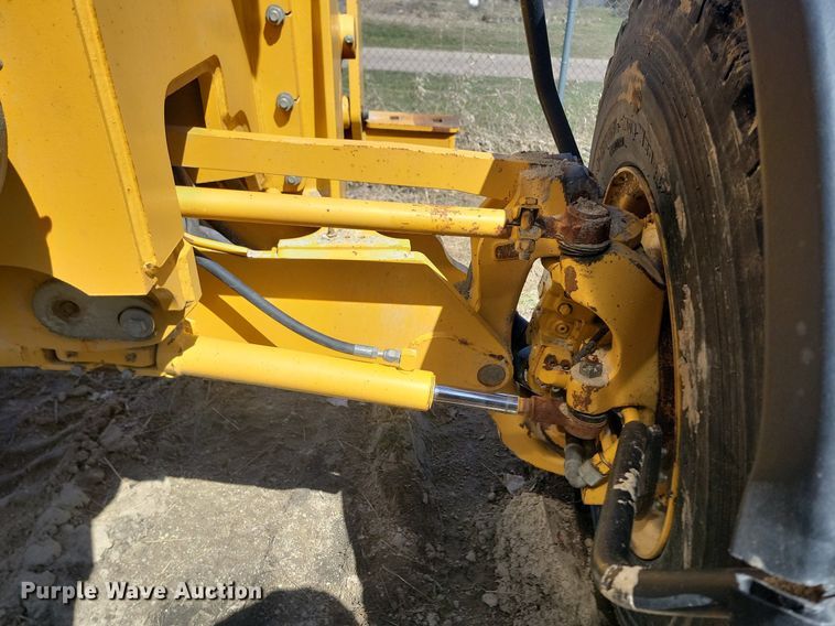 image for item DP5682 2011 John Deere  772GP motor grader