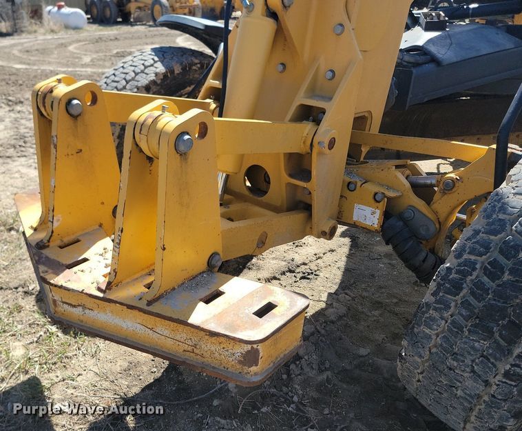 image for item DP5682 2011 John Deere  772GP motor grader