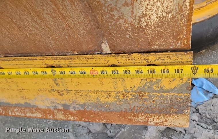 image for item DP5682 2011 John Deere  772GP motor grader