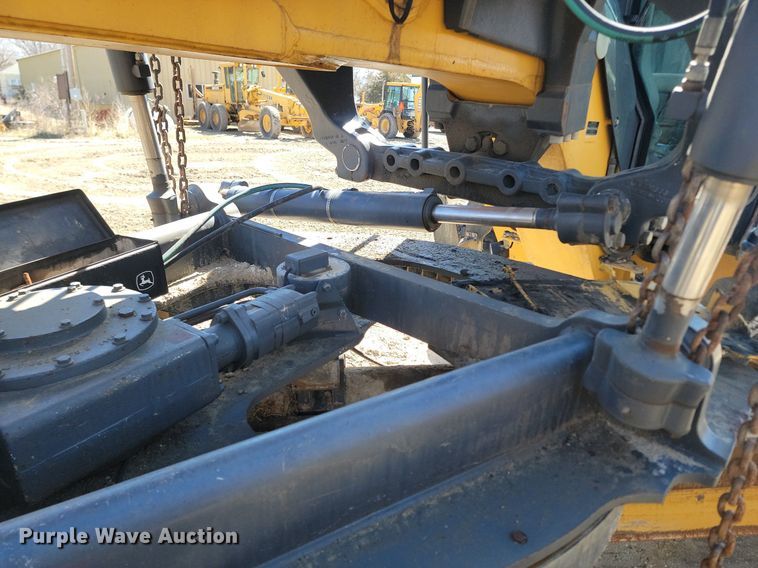 image for item DP5682 2011 John Deere  772GP motor grader