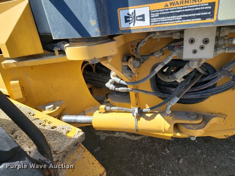 image for item DP5682 2011 John Deere  772GP motor grader