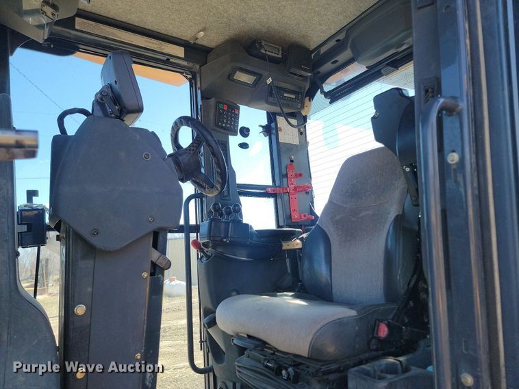 image for item DP5682 2011 John Deere  772GP motor grader