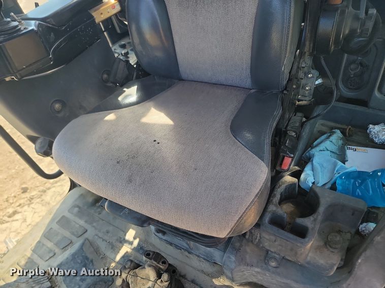 image for item DP5682 2011 John Deere  772GP motor grader