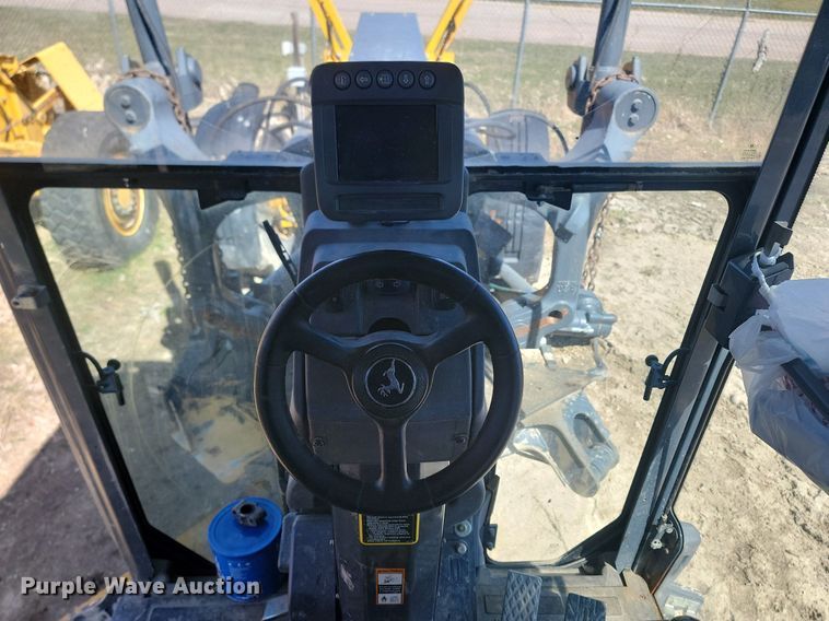 image for item DP5682 2011 John Deere  772GP motor grader