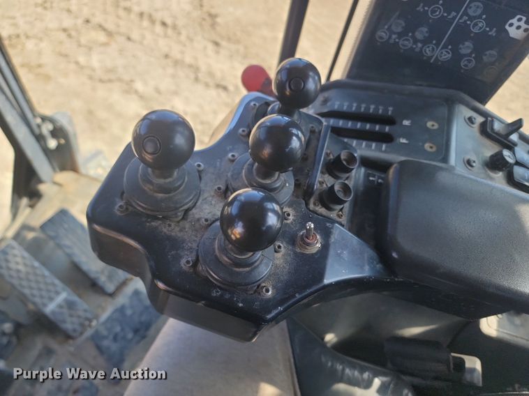 image for item DP5682 2011 John Deere  772GP motor grader