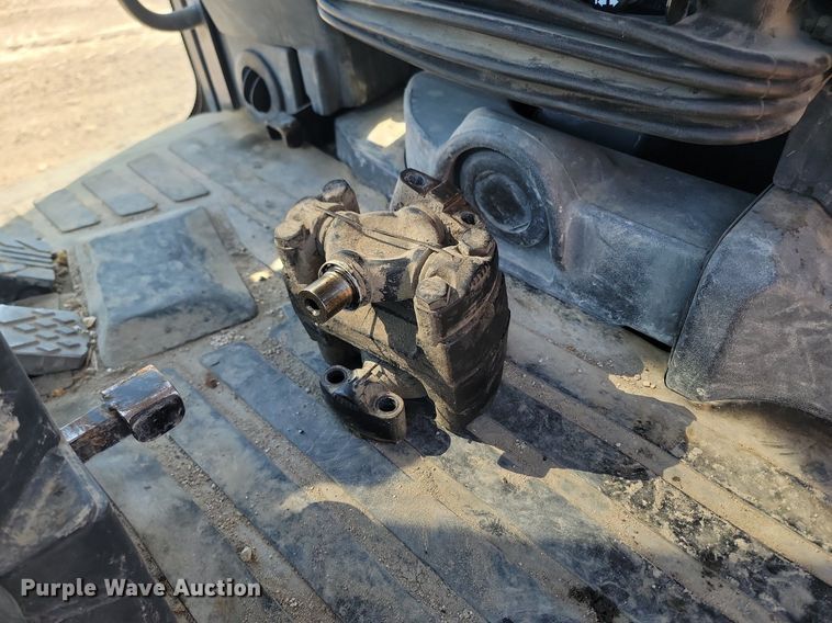 image for item DP5682 2011 John Deere  772GP motor grader