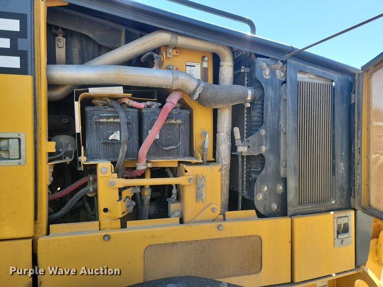 image for item DP5682 2011 John Deere  772GP motor grader