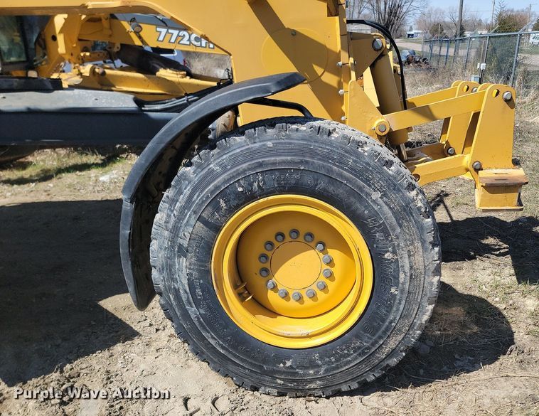 image for item DP5682 2011 John Deere  772GP motor grader