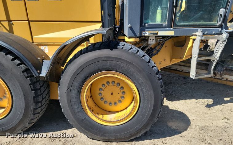 image for item DP5682 2011 John Deere  772GP motor grader