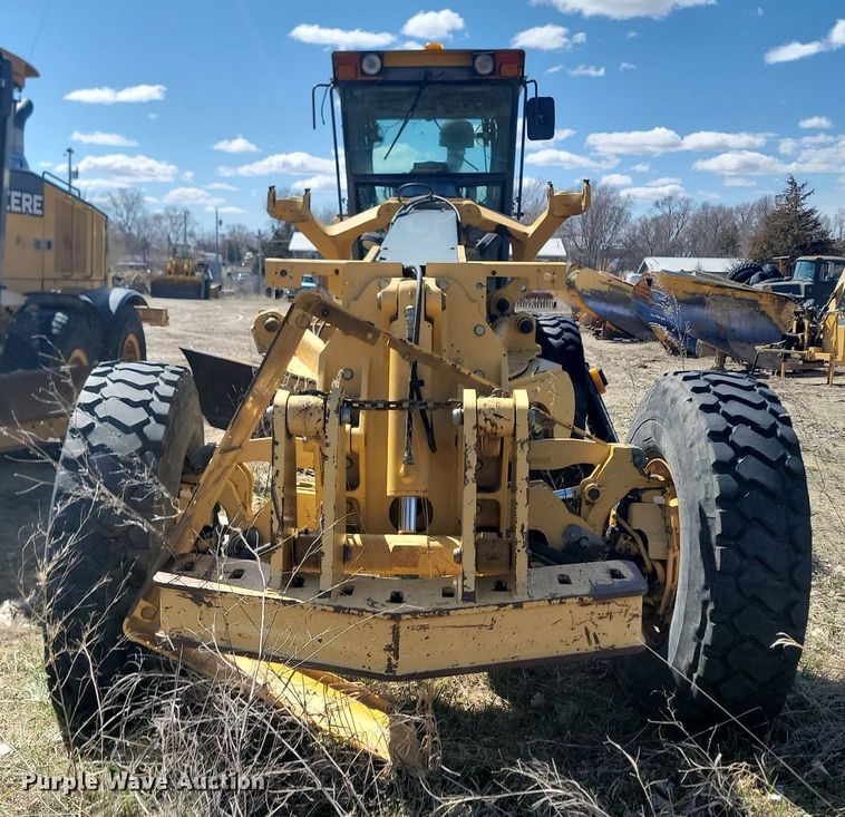 image for item DP5683 2002 John Deere  772CH Series II motor grader