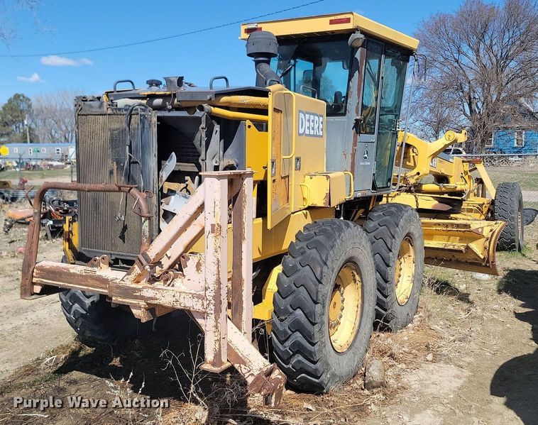 image for item DP5683 2002 John Deere  772CH Series II motor grader