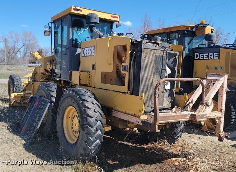 image for item DP5683 2002 John Deere  772CH Series II motor grader