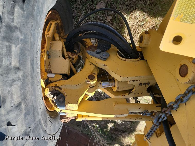 image for item DP5683 2002 John Deere  772CH Series II motor grader