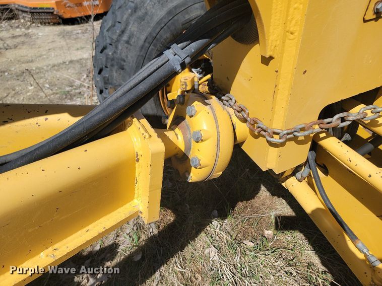 image for item DP5683 2002 John Deere  772CH Series II motor grader