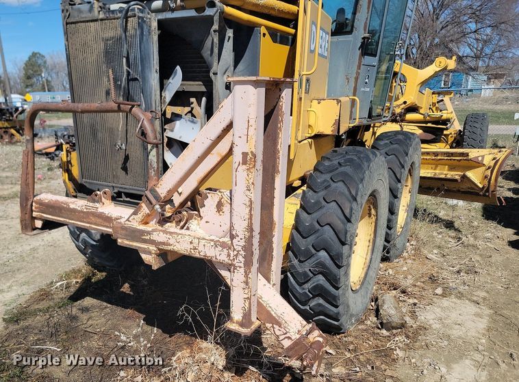 image for item DP5683 2002 John Deere  772CH Series II motor grader