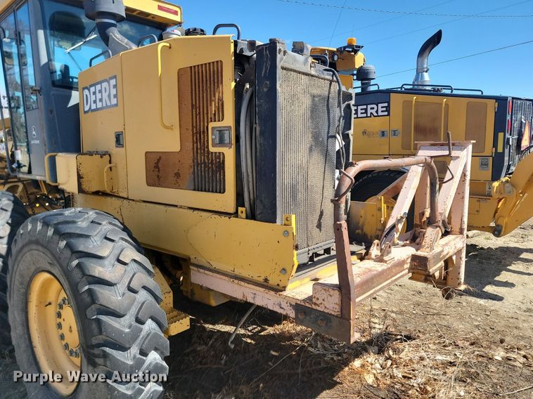 image for item DP5683 2002 John Deere  772CH Series II motor grader