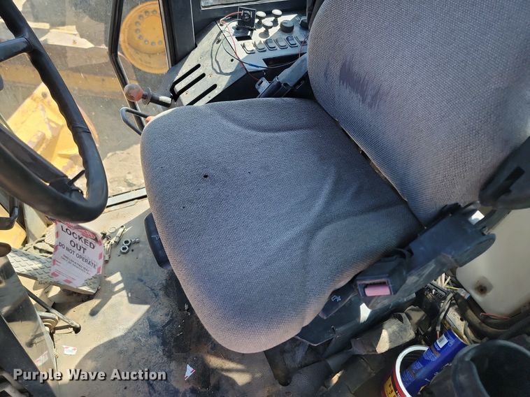 image for item DP5683 2002 John Deere  772CH Series II motor grader