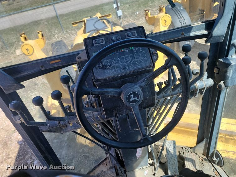 image for item DP5683 2002 John Deere  772CH Series II motor grader