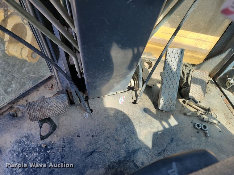 image for item DP5683 2002 John Deere  772CH Series II motor grader