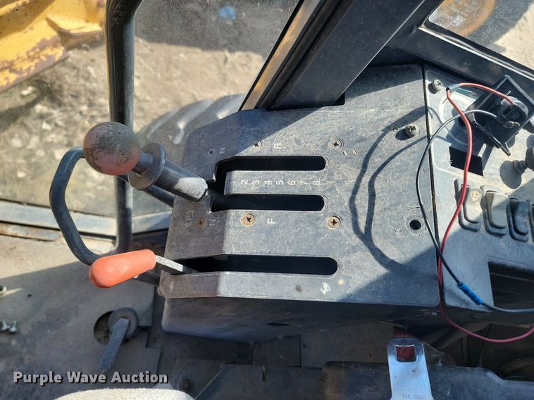 image for item DP5683 2002 John Deere  772CH Series II motor grader