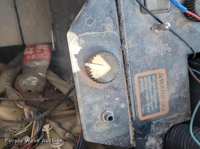 image for item DP5683 2002 John Deere  772CH Series II motor grader