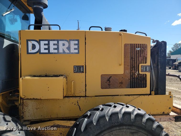 image for item DP5683 2002 John Deere  772CH Series II motor grader