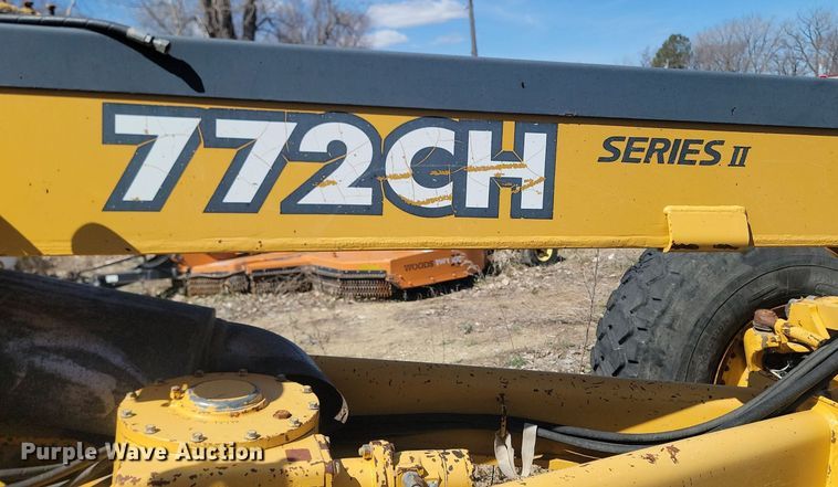 image for item DP5683 2002 John Deere  772CH Series II motor grader