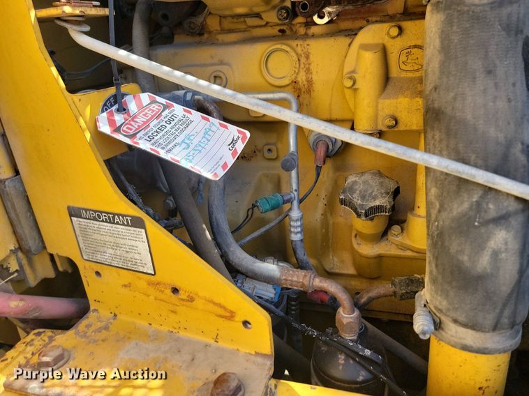 image for item DP5683 2002 John Deere  772CH Series II motor grader