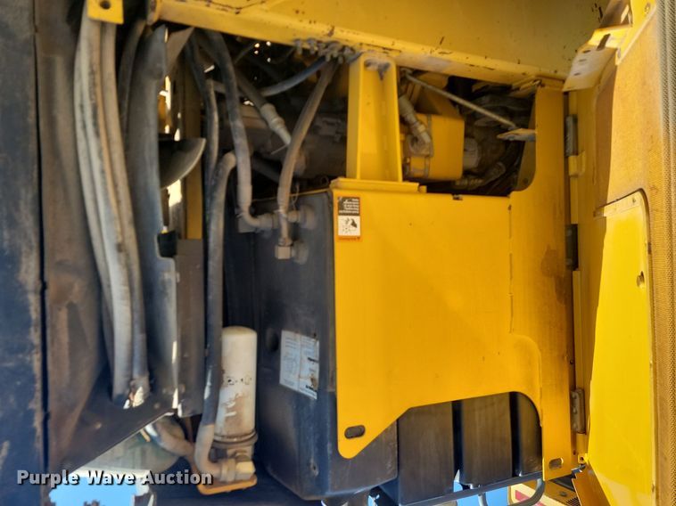 image for item DP5683 2002 John Deere  772CH Series II motor grader