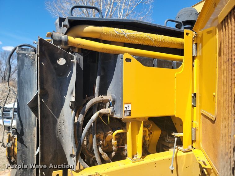 image for item DP5683 2002 John Deere  772CH Series II motor grader