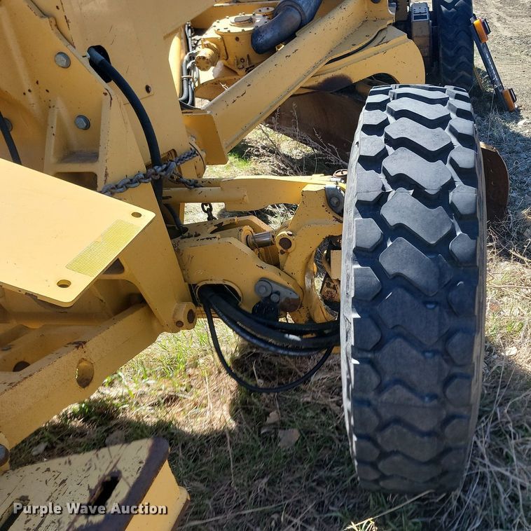 image for item DP5683 2002 John Deere  772CH Series II motor grader