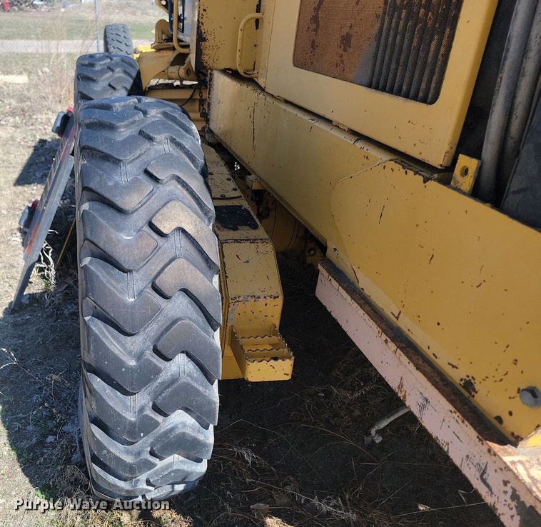 image for item DP5683 2002 John Deere  772CH Series II motor grader