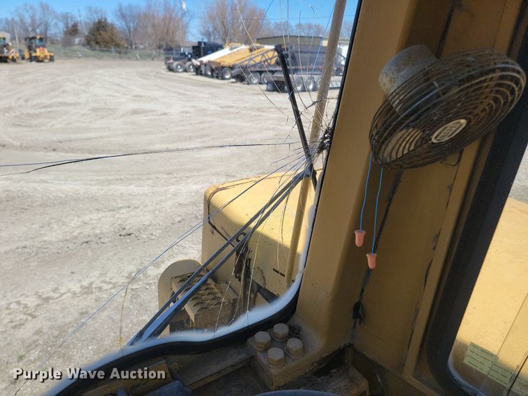 image for item DP5686 1974 Caterpillar  627B conventional scraper 