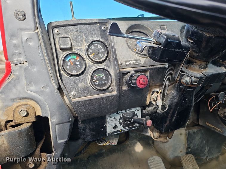 image for item DQ8654 1991 Mack RD688S semi truck