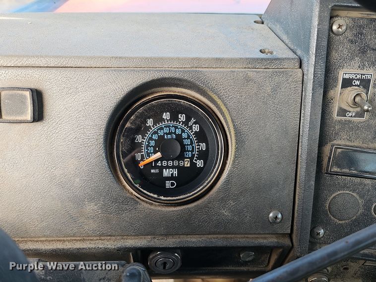 image for item DQ8654 1991 Mack RD688S semi truck