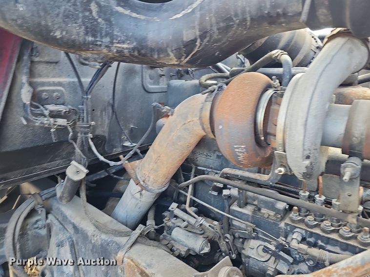 image for item DQ8654 1991 Mack RD688S semi truck